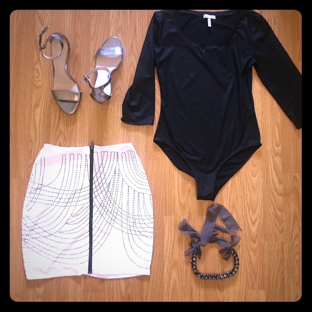 BEBE WHITE SKIRT
