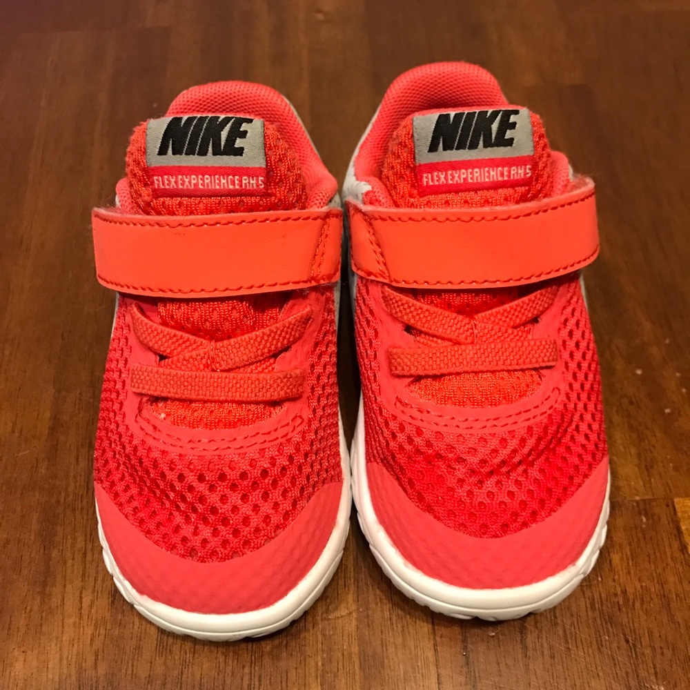 Nike Toddler walker 5C sneakers