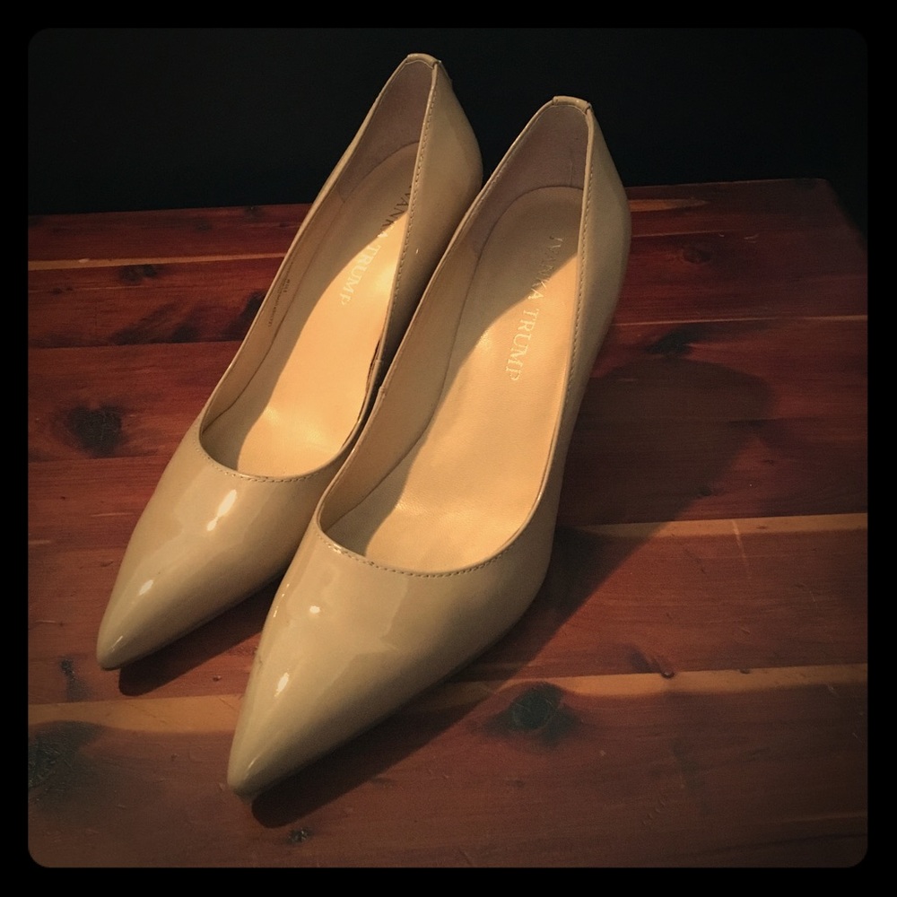 Ivanka Trump beige patent kitten heels