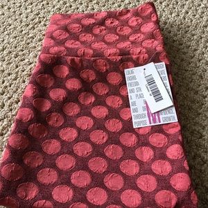 😍NWT LuLaRoe Cassie Dot Skirt Medium😍