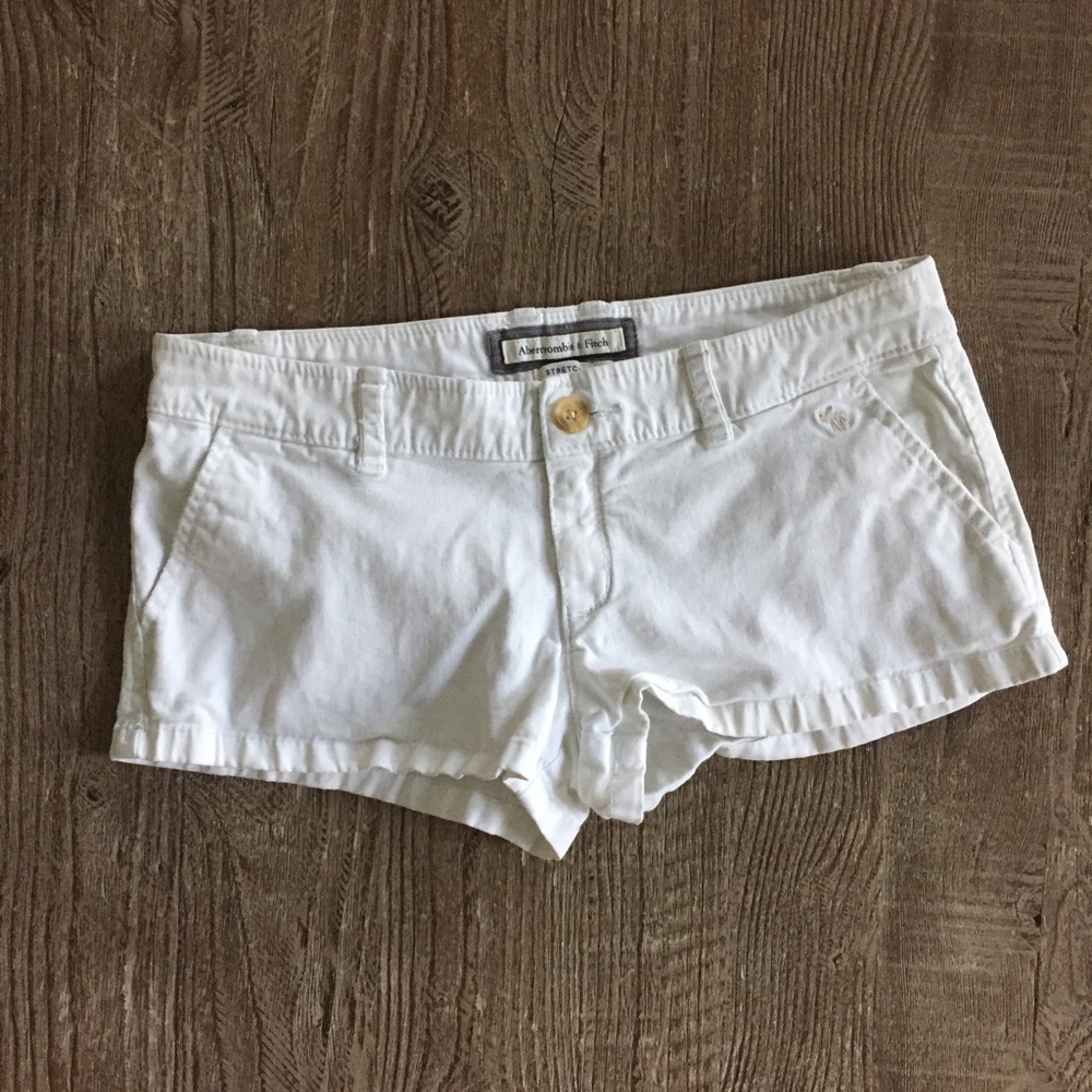 Abercrombie & Fitch white stretch short - size 6