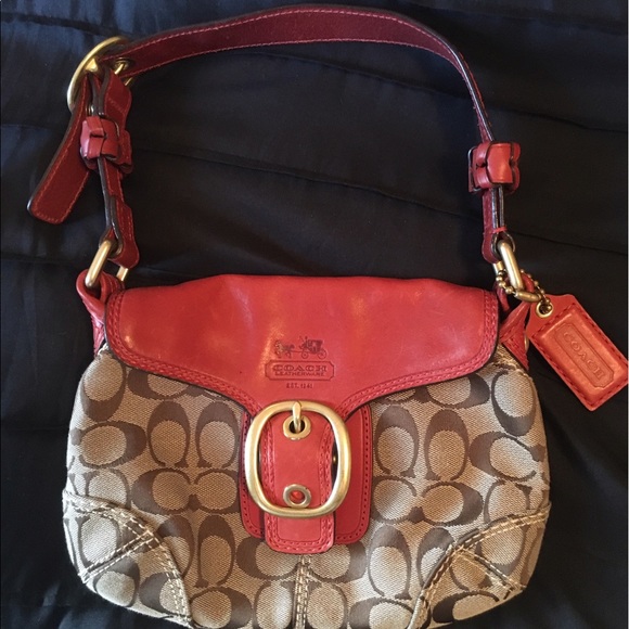 Genuine Coach small flap purse - Picture 1 of 7