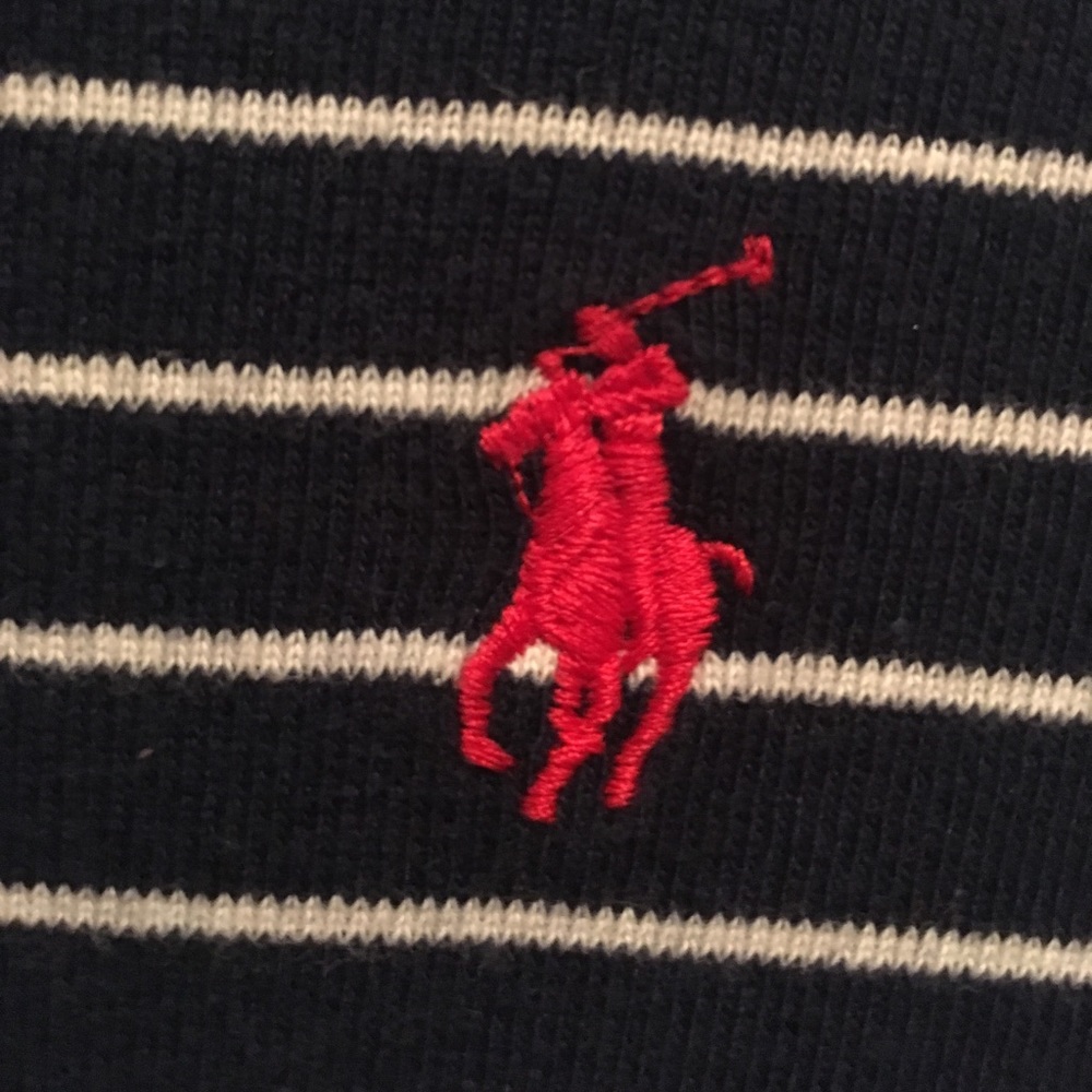 Too small - Picture 3 of 4
