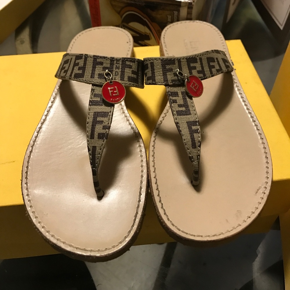 Girl fendi shoes worn twice