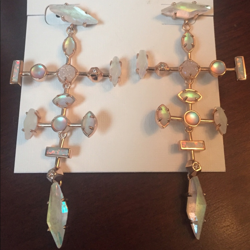 NWT Kendra Scott Teagan Chandelier Earrings
