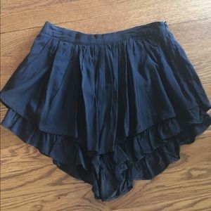 Pleated shorts