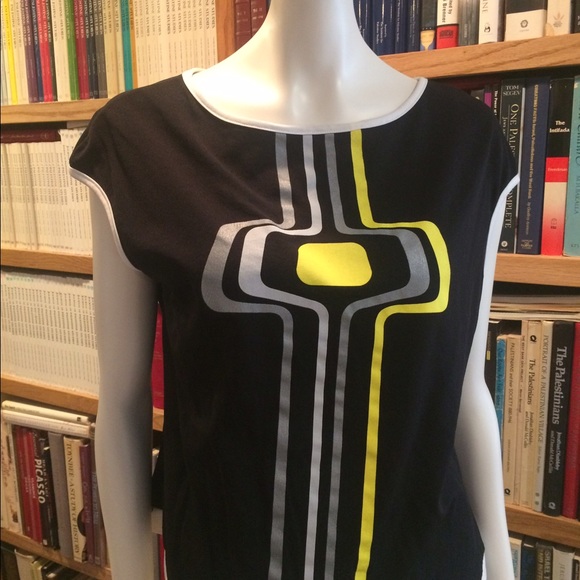 semi sweet Tops - Cool design like new Blk and yellow sleeveless top semi sweet Tops - Cool design like new Blk and yellow sleeveless top