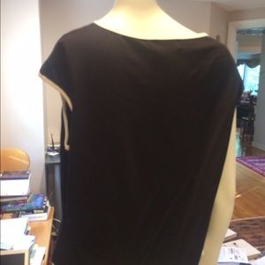 semi sweet Tops - Cool design like new Blk and yellow sleeveless top semi sweet Tops - Cool design like new Blk and yellow sleeveless top