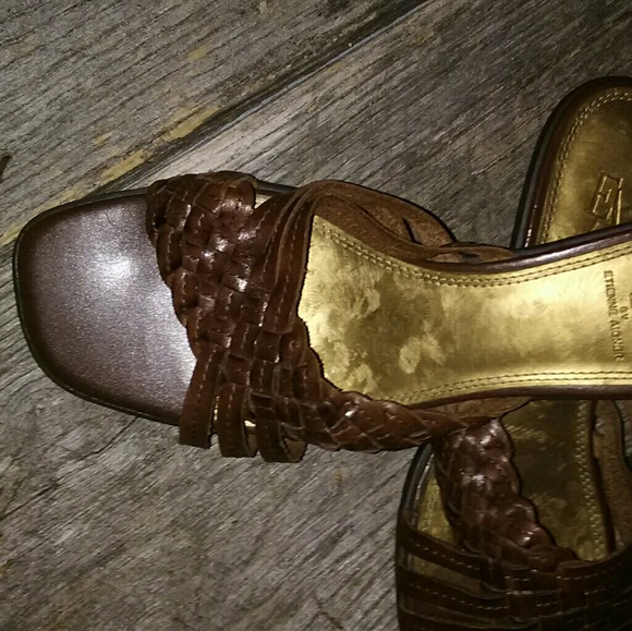 Etienne Aigner Sandals Final Price**** - Picture 2 of 4