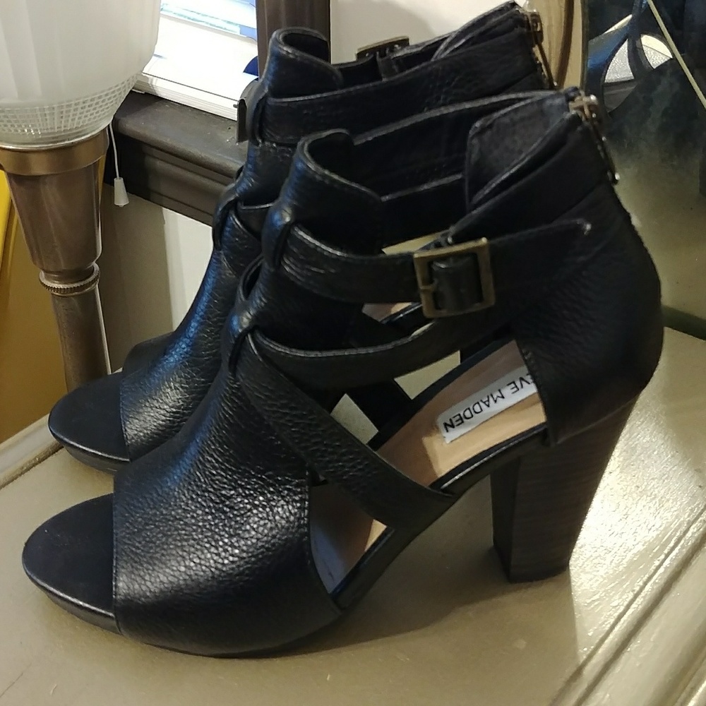 Steve Madden open toed heels SZ 8.5