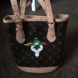 (Not authentic) Louis Vuitton purse