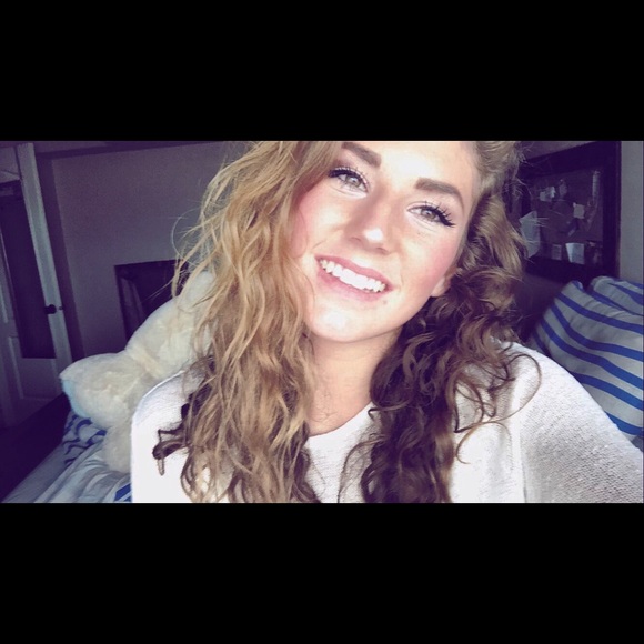 Meet your Posher, Makayla - Picture 1 of 1