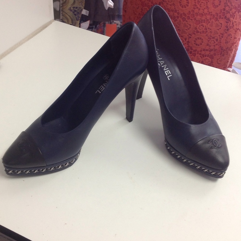 Chanel Navy Black toe pumps