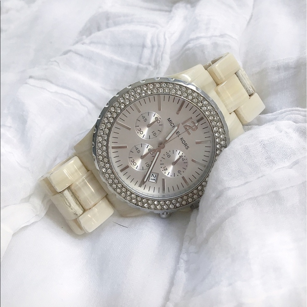 Micheal Kors Women's MK5188 Runway Watch.