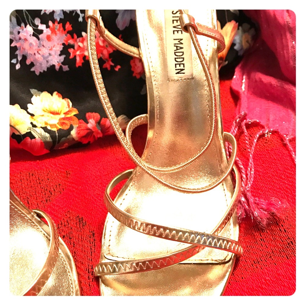 STEVE MADDEN DAPHNY GOLD HIGH HEELS SIZE 8 👠 - Picture 4 of 8