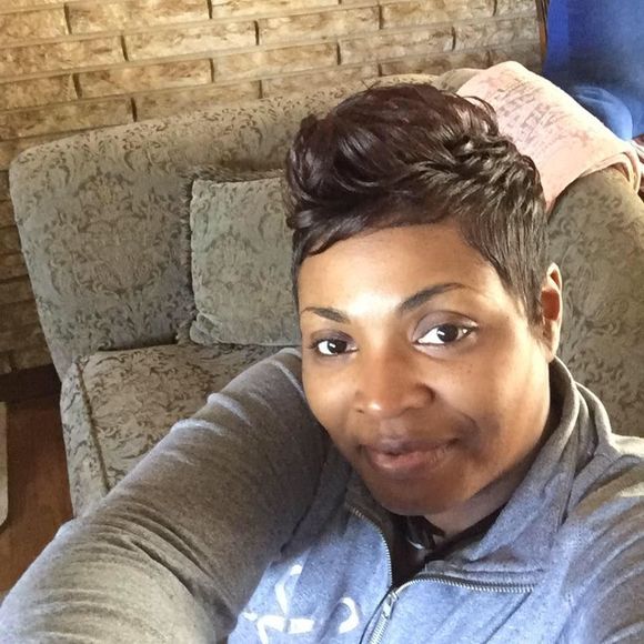 Meet your Posher, Nicole - Picture 1 of 1