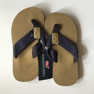 NWT Vineyard Vines braided flip flops size 2