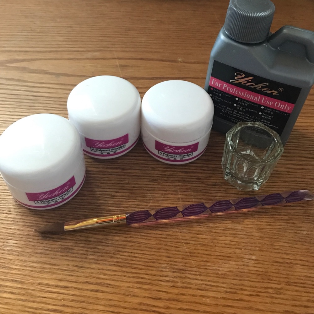 Do your own acrylic nails at home!