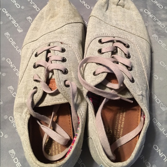Gently worn grey Toms! Only worn about 4 times. - Picture 1 of 3