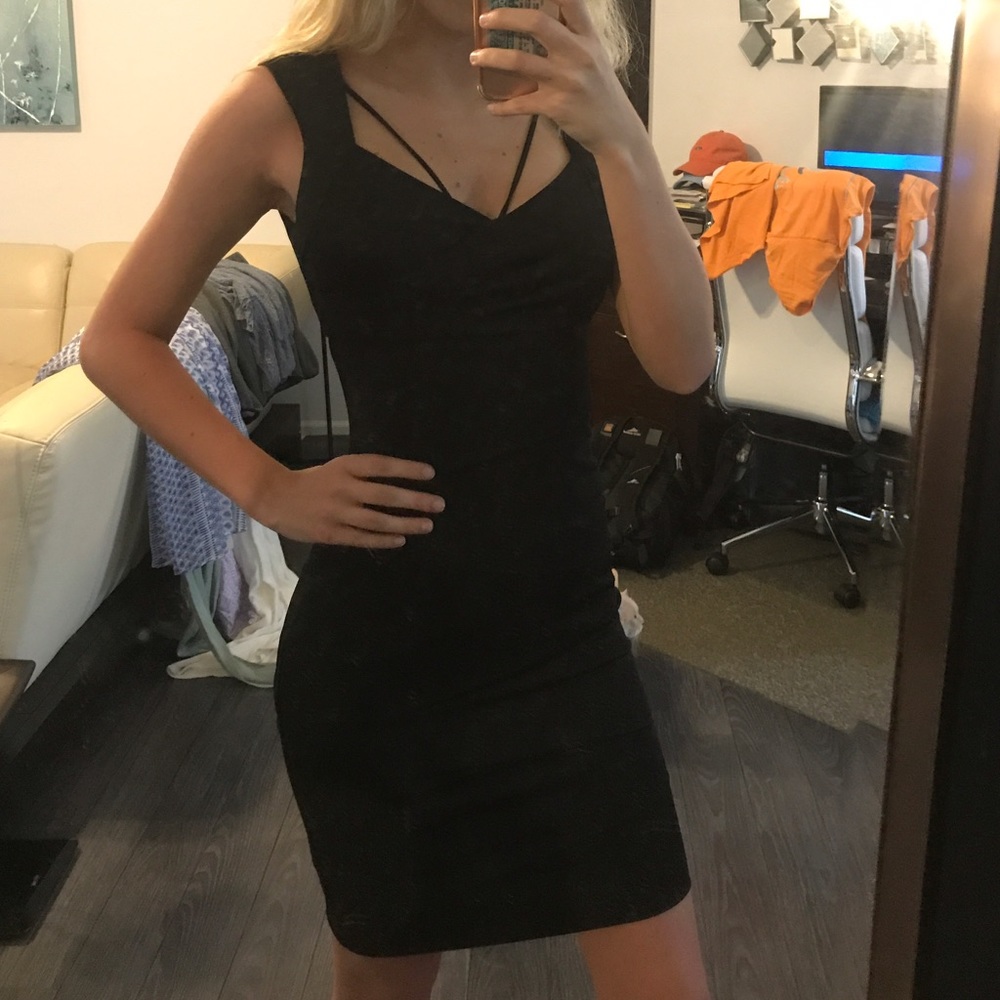 Black fitted White House black market dress