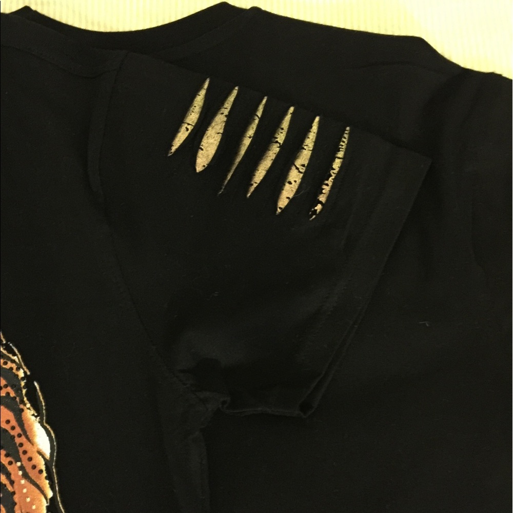 Men Blocked Shredded Short Sleeve Tiger Shirt - Picture 3 of 3