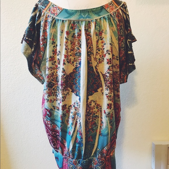 Multi-colored short sleeve top. Intricate design. - Picture 2 of 3