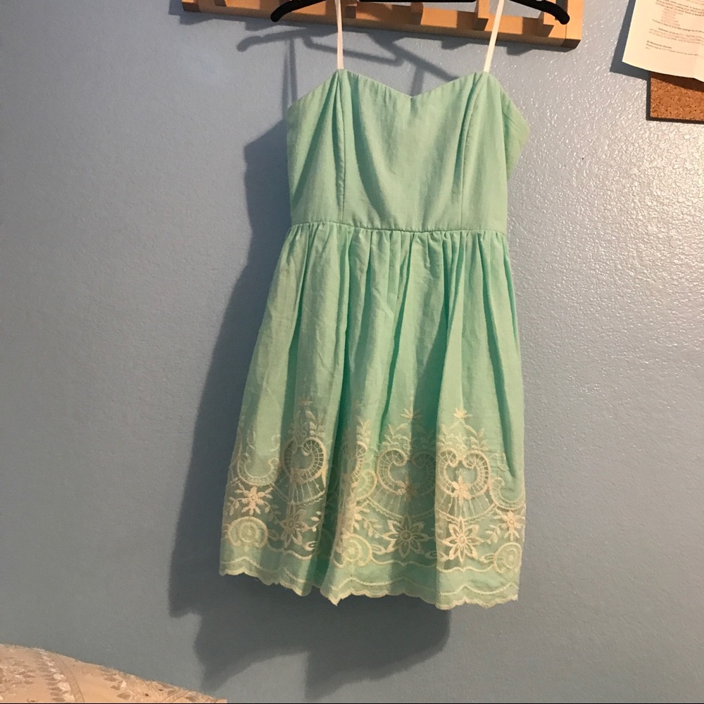 delicate blue dress w lace detail