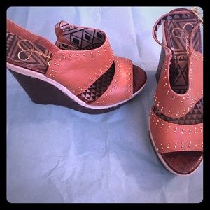 Jessica Simpson wedges
