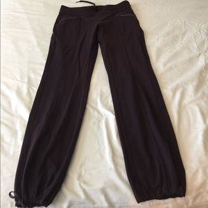 Athleta metro slouch pant in plum Medium