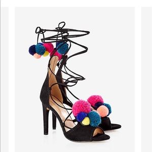 ⭐️New item ⭐️Host pick 💥Express Pom Pom heel