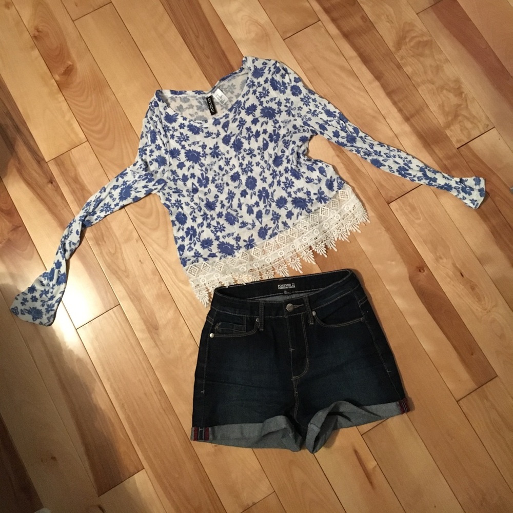 Blue floral and lace light long sleeve top