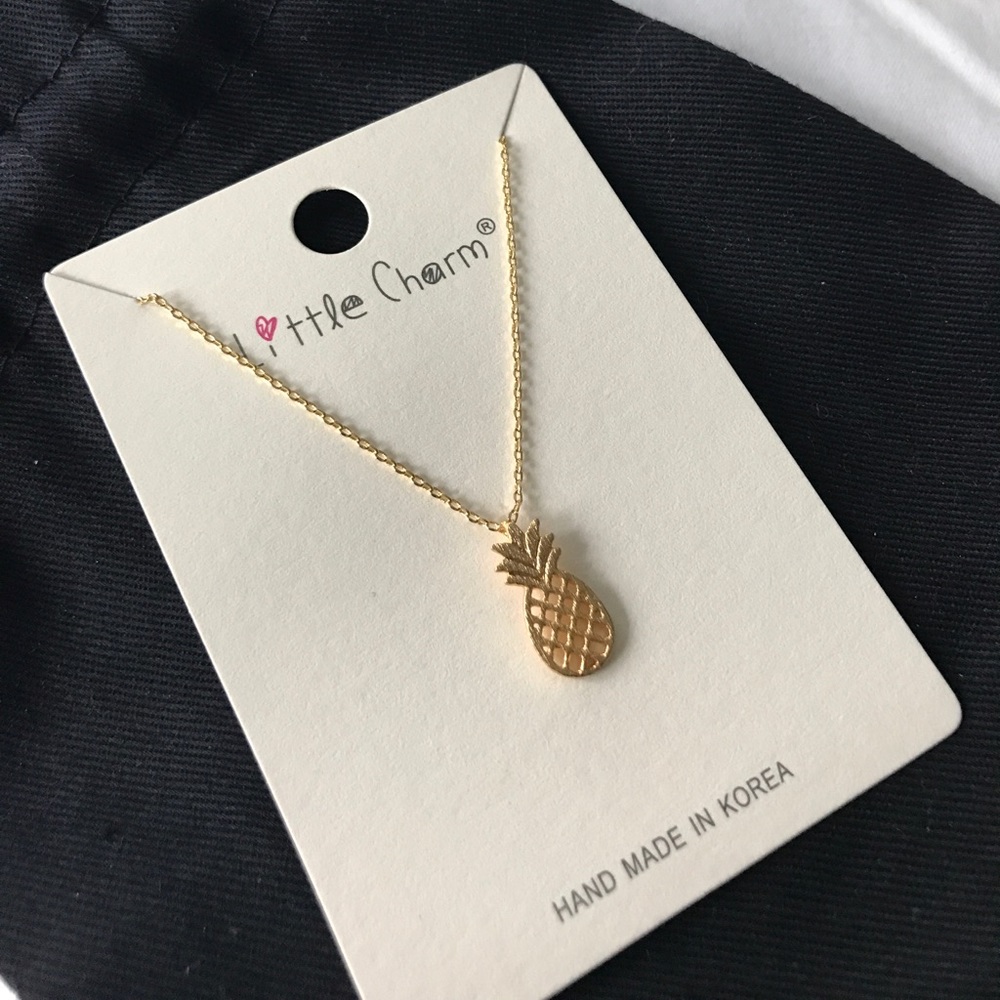 ๐ Pineapple Charm Necklace - Picture 3 of 3