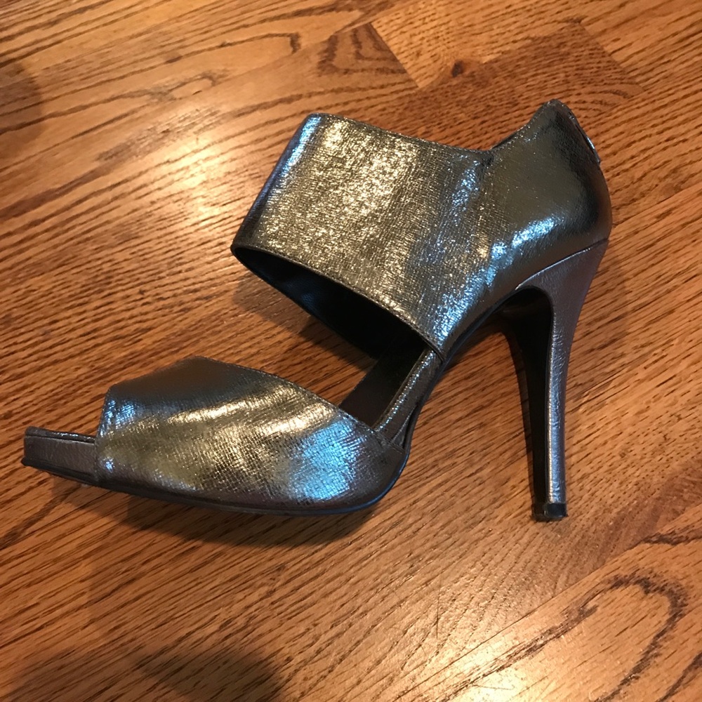 Nine West Silver Metallic Heels