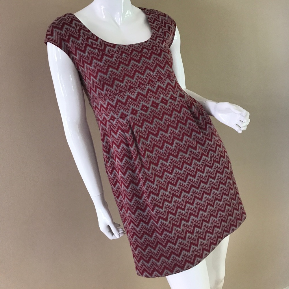 ❤️ Gray and Red zigzag dress