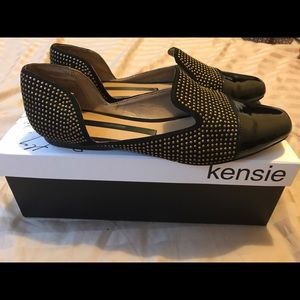 Kensie black and gold flats