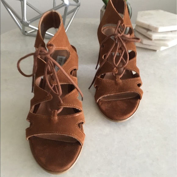 Steven Madden Cognac Sandals - Picture 2 of 8