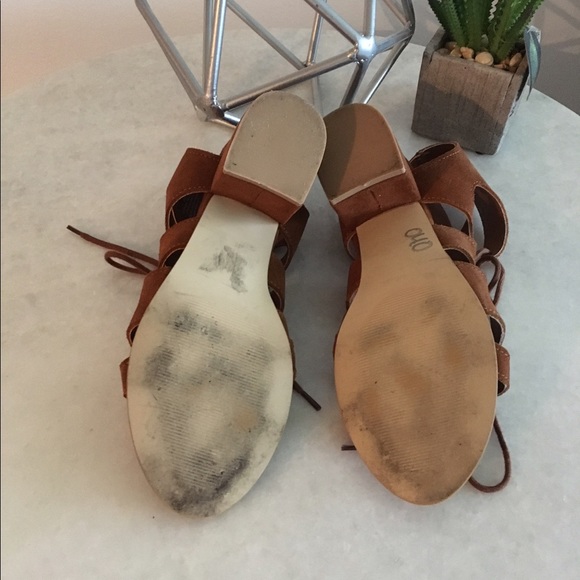 Steven Madden Cognac Sandals - Picture 7 of 8