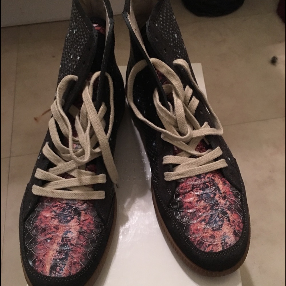 Maison Margiela Sneakers (Like New)