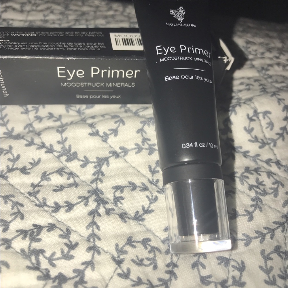 Younique Moodstruck Mineral Eye Primer