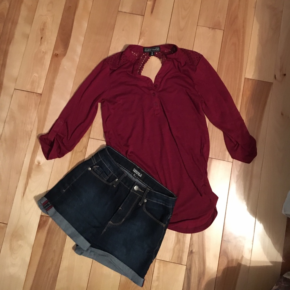 Burgundy long sleeve top with back key hole