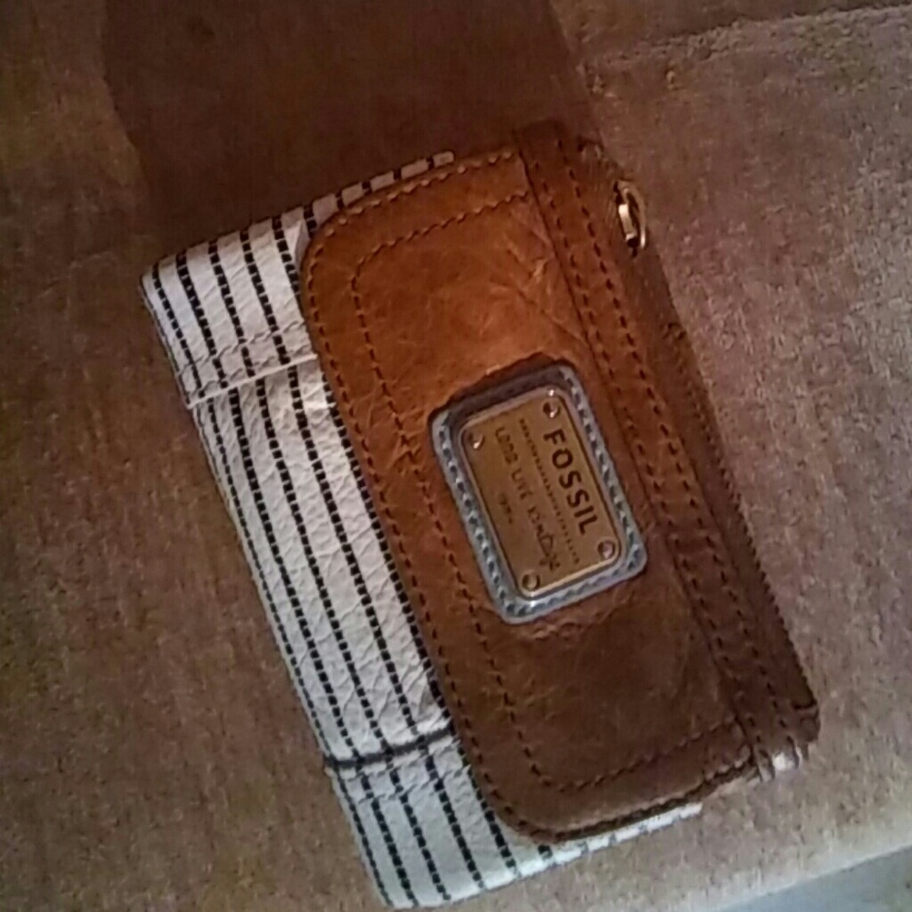 Fossil billfold