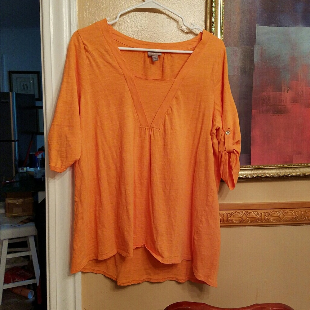 **SOLD**Pretty top.