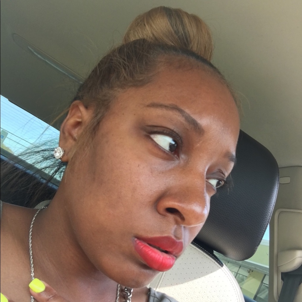 Meet your Posher, Annaise