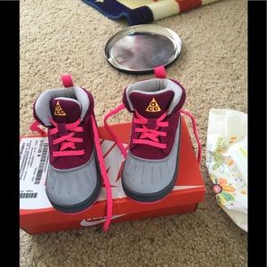 Nike boots toddler size 7