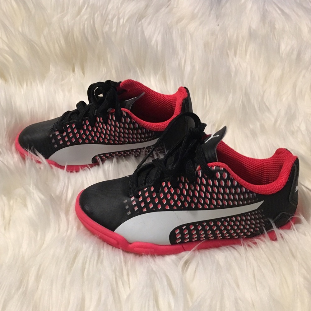 Puma indoor soccer sneakers-like new