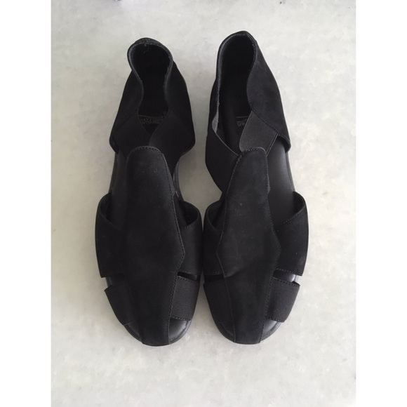 Minimalist style suede sandals! - Picture 3 of 8