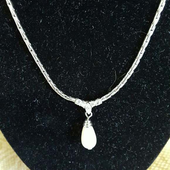 Costume Pearl Necklace - Picture 2 of 4