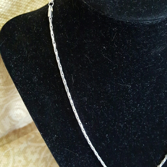 Costume Pearl Necklace - Picture 3 of 4