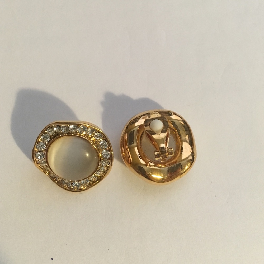 Clip earrings