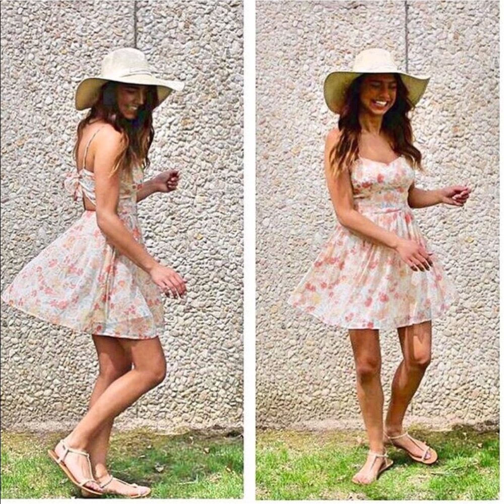 New with Tags: BB Dakota Floral tie back dress